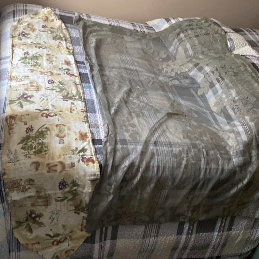 Sheer sage curtain (single) & table runner